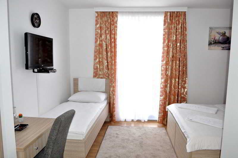 Hotel Malta Мостар Экстерьер фото